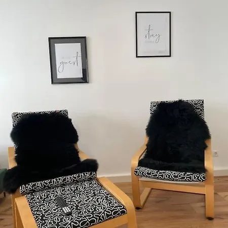 Martine, Westliche Vorstadt 科布倫茨